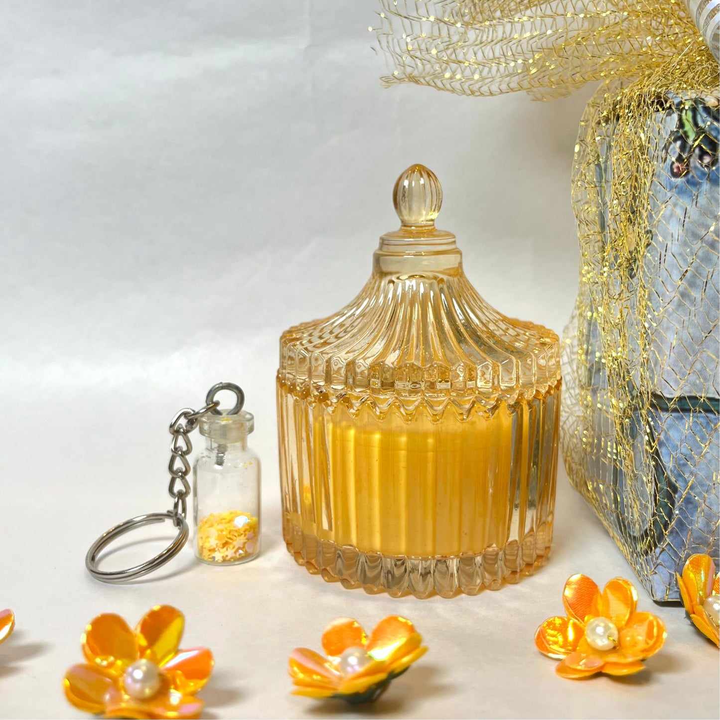 Crystal Candle Gift Set: Golden Scented Candle & Glitter Keychain